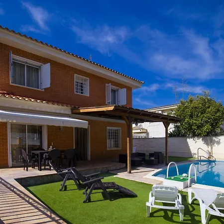 Pluma - Only Families Salou